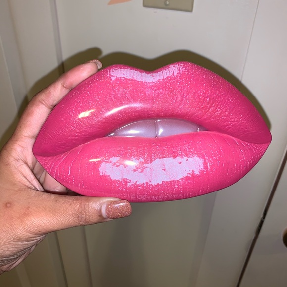 Huda Beauty Lip Box - Picture 2 of 3